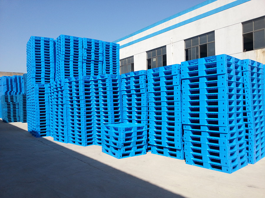 林輝塑料托盤(pán)堆碼.jpg 林輝塑料托盤(pán)堆碼.jpg