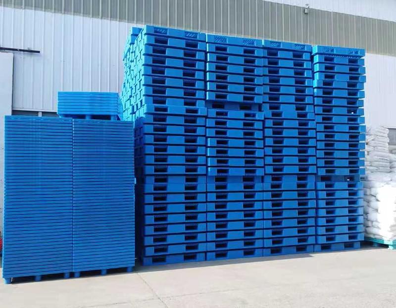 如何根據(jù)貨物承重要求選擇合適的塑料托盤？