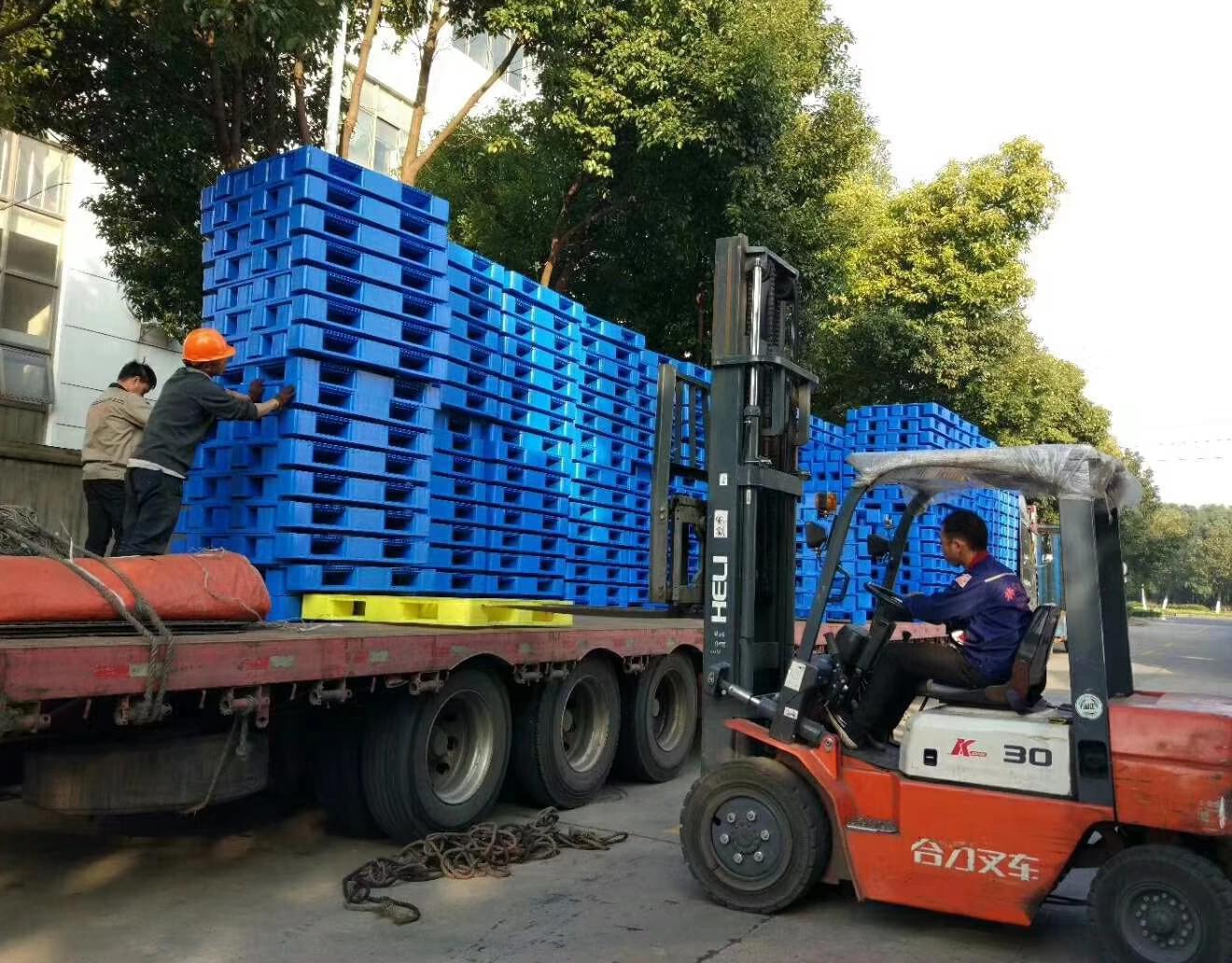 塑料托盤常用材質(zhì)有哪些？性能方面有何異同？