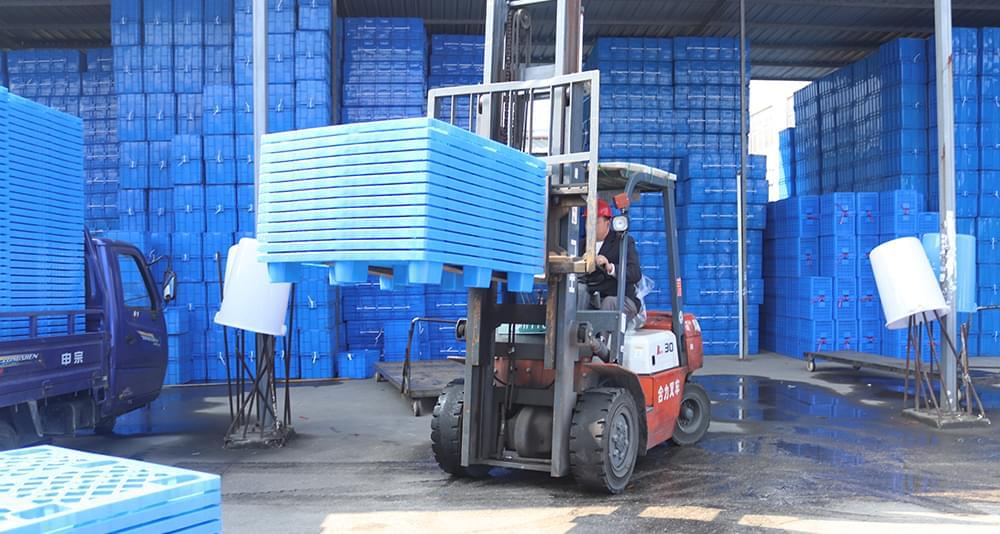 塑料托盤廠家告訴你為什么要選擇林輝塑業(yè)！