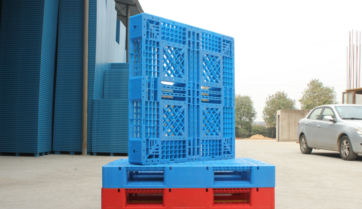 注塑與吹塑塑料托盤(pán)價(jià)格大比拼！