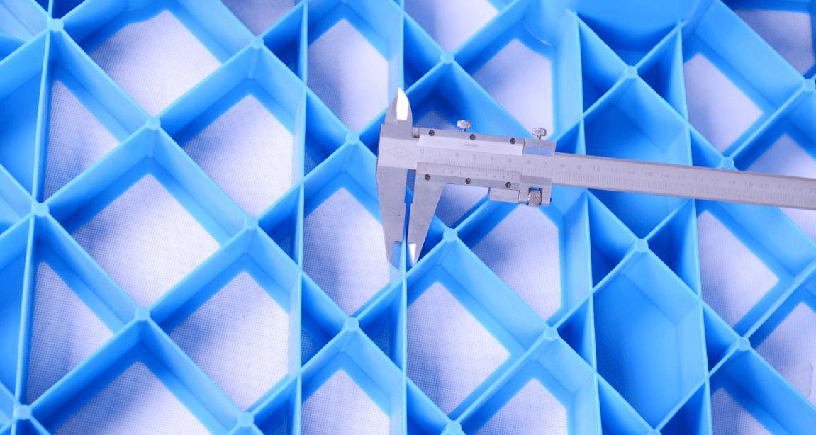 作為倉儲(chǔ)物流利器的塑料托盤，談?wù)勥@九個(gè)優(yōu)勢和價(jià)格！