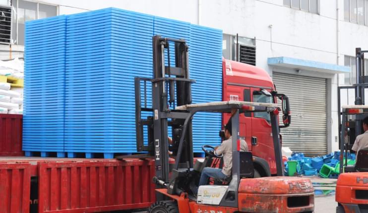 物價(jià)猛漲的時(shí)代，塑料托盤價(jià)格背道而馳！