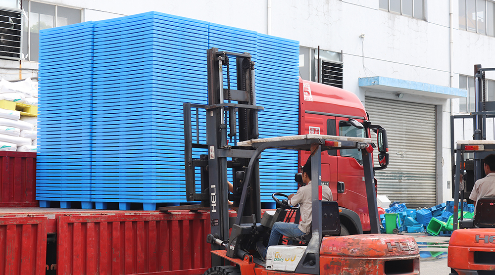 美國(guó)累計(jì)確認(rèn)百萬(wàn)，國(guó)內(nèi)塑料托盤生產(chǎn)廠家應(yīng)該怎么做好外貿(mào)