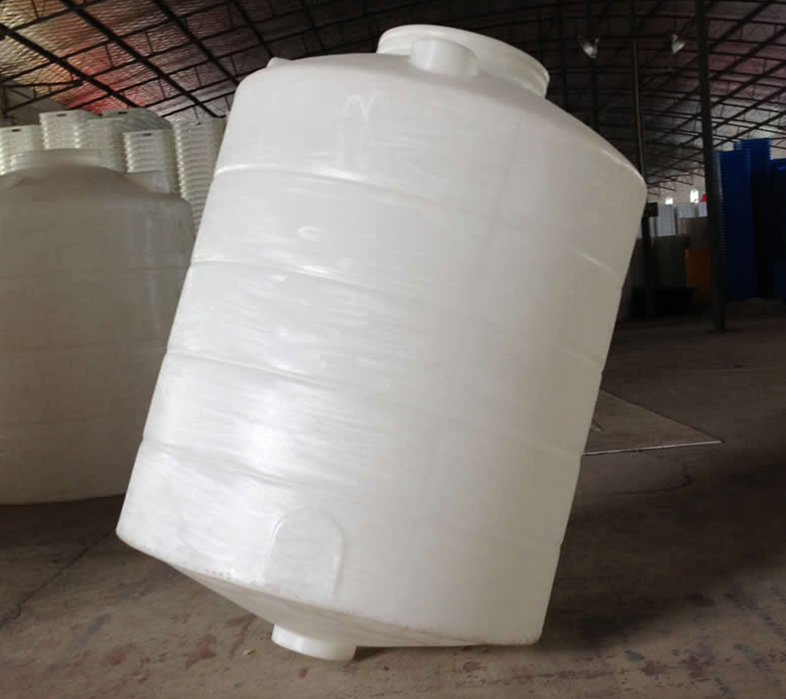 靜默的守護者：食品與化工行業(yè)塑料儲罐選型與應用深度指南