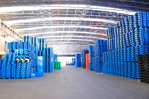 從“載具”到“數(shù)據(jù)節(jié)點(diǎn)”：中國(guó)耐用塑料托盤(pán)行業(yè)的技術(shù)縱深與應(yīng)用革命