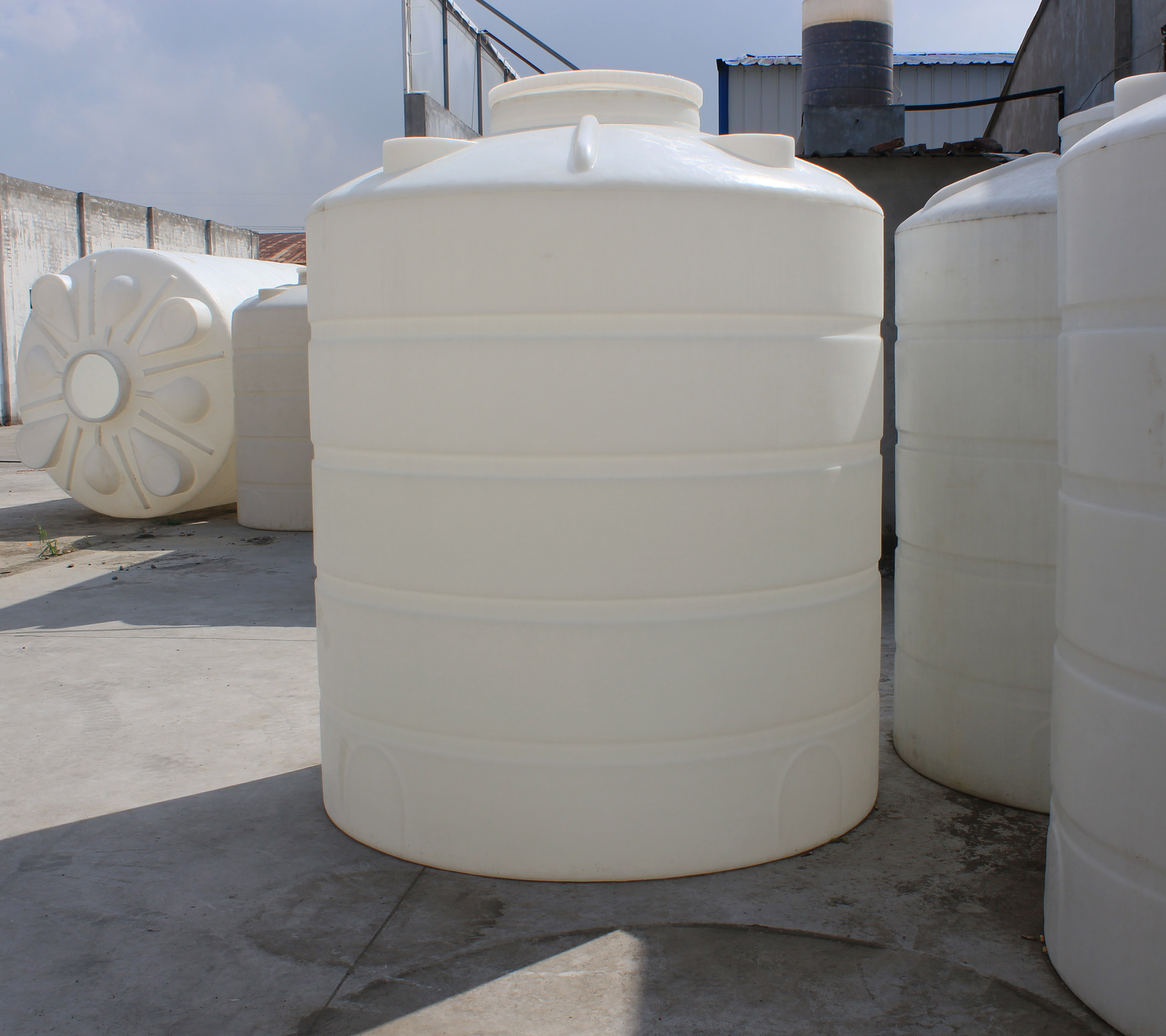 塑料儲(chǔ)罐的材質(zhì)與尺寸選擇指南：從需求出發(fā)的科學(xué)匹配